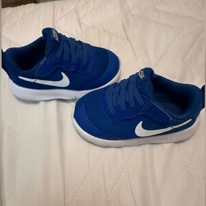 Nike Tanjun EasyOn Blue Hook And Loop Shoes Sneakers Kids Size 6C